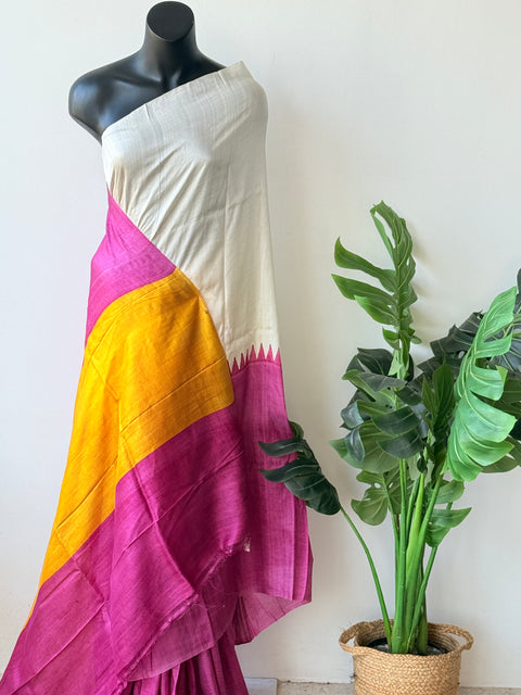 A small weaving defect Bhisnupuri silk saree