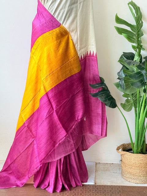 A small weaving defect Bhisnupuri silk saree