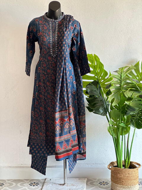 Indigo printed pure cotton readymade set