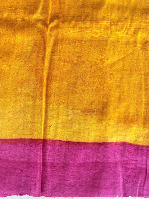 A small weaving defect Bhisnupuri silk saree