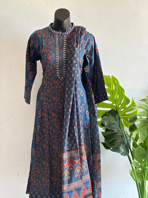 Indigo printed pure cotton readymade set