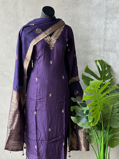 V neck partywear Russian silk ready set