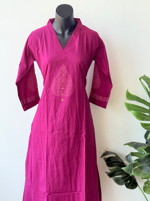 Dark pink leaf printed kurta pant