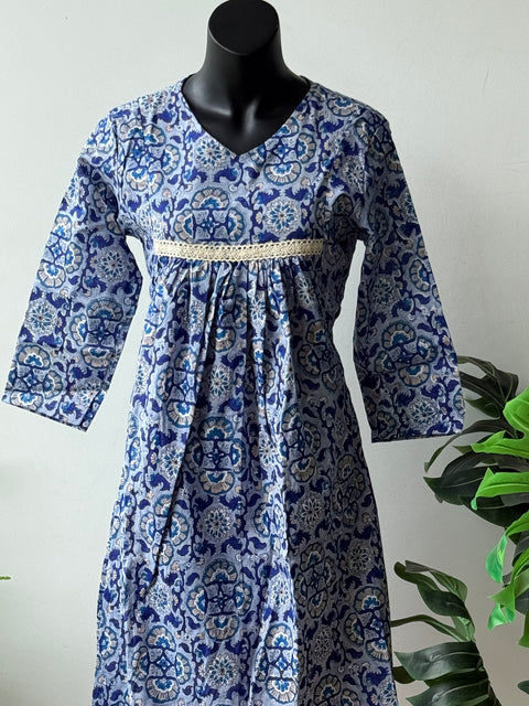 L size printed A line kurti