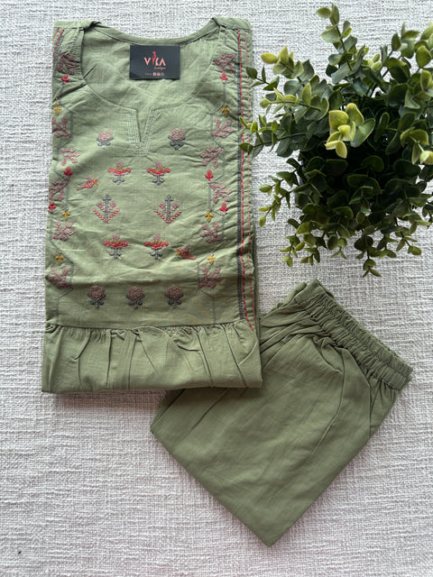 Embroidered neck plain kurta pant set