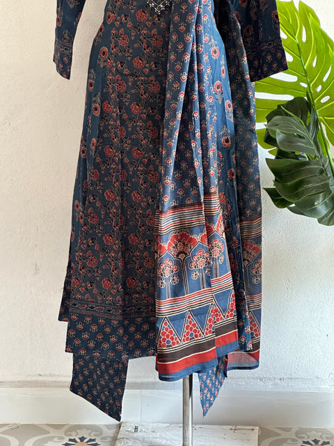 Indigo printed pure cotton readymade set