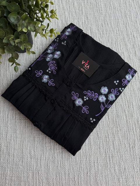 Neck emb Crush cotton nighty-Black