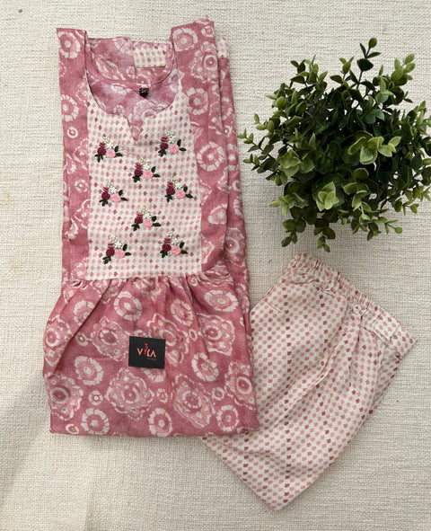 Pink off white capsule kurti pant