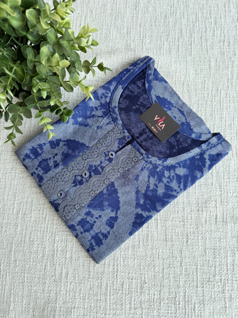 L and XL size printed Alpine nighty