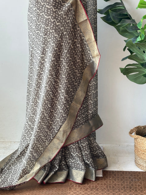 Printed marble chiffon saree