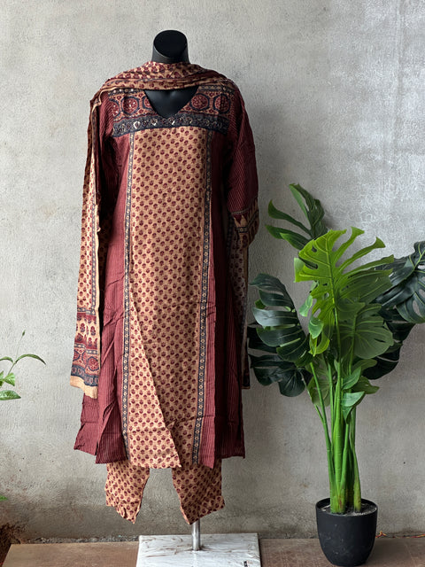 V neck printed Pure viscose kurta pant set