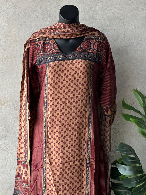 V neck printed Pure viscose kurta pant set