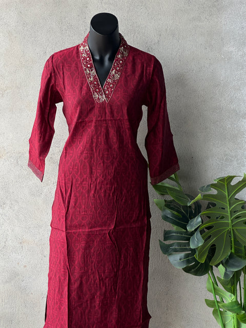 V neck emb muslin kurta pant