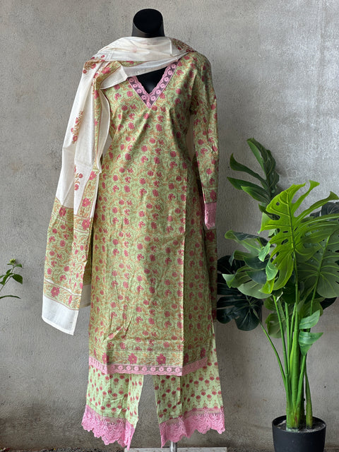 V Lace printed cotton suit set