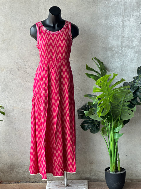 Zigzag printed Rayon gown - Pink