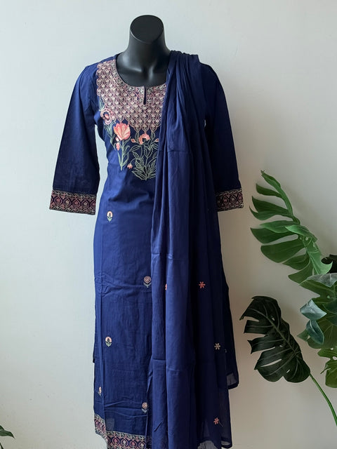 Neck emb pure cotton suit set