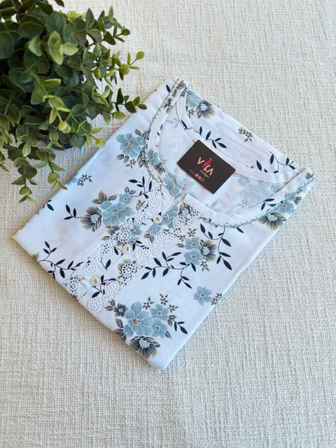 XL size printed Alpine nighty