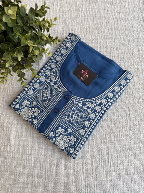 M size Embroidery Alpine nighty