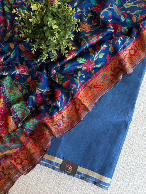 Plain linen top with banaras dupatta