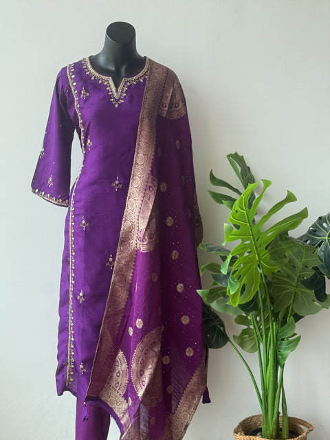 Neck emb Dola silk kurta pant set