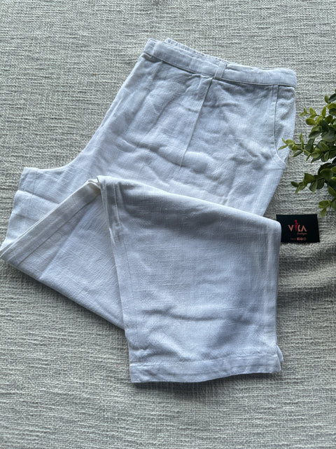 White straight fit cotton pant